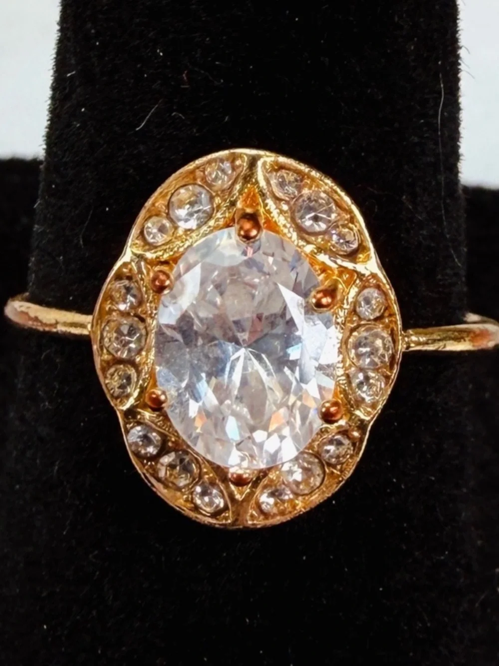 Dainty aged goldtone clear bling size 7 ring